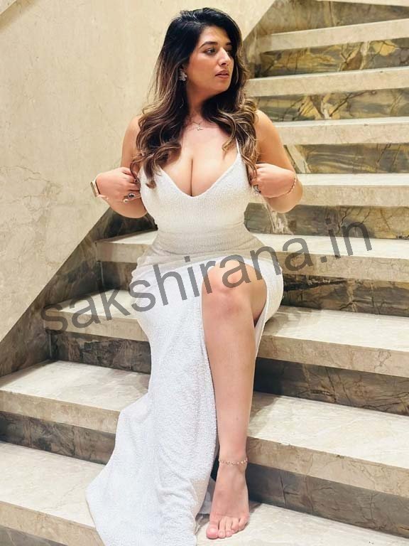 Amritsar aged housewife Call Girl